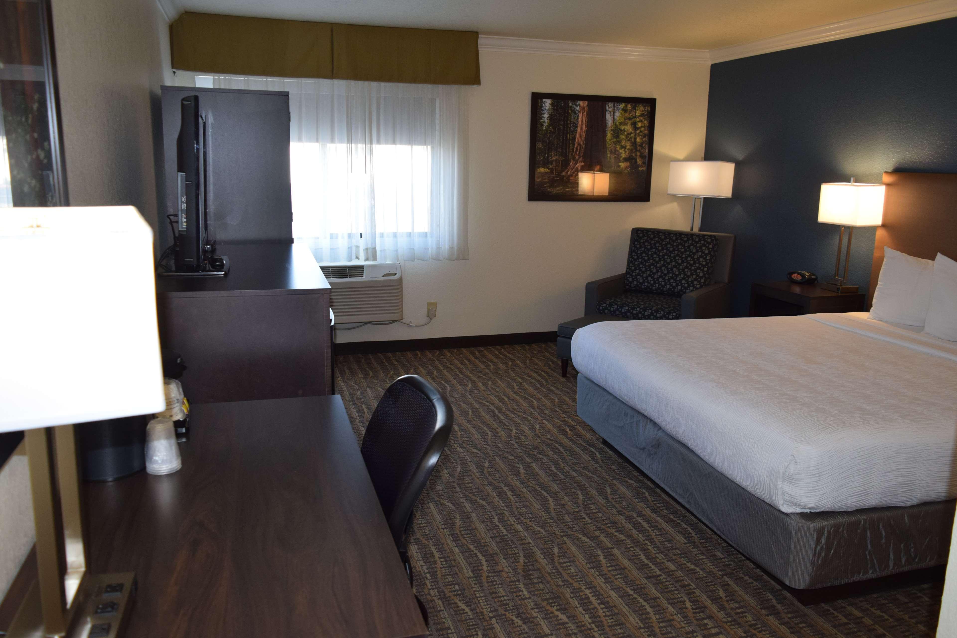Best Western Town & Country Lodge Tulare Eksteriør bilde