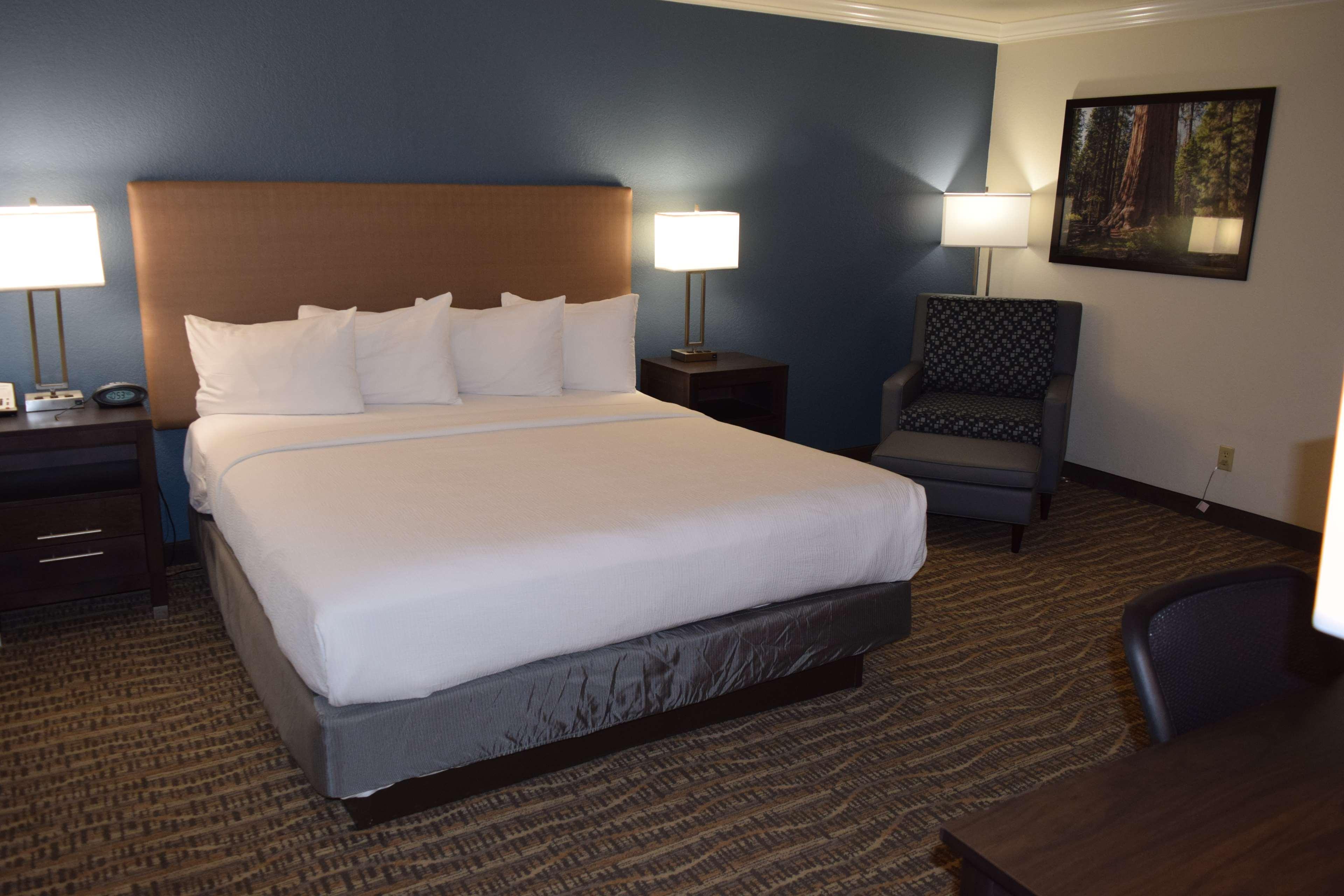 Best Western Town & Country Lodge Tulare Eksteriør bilde