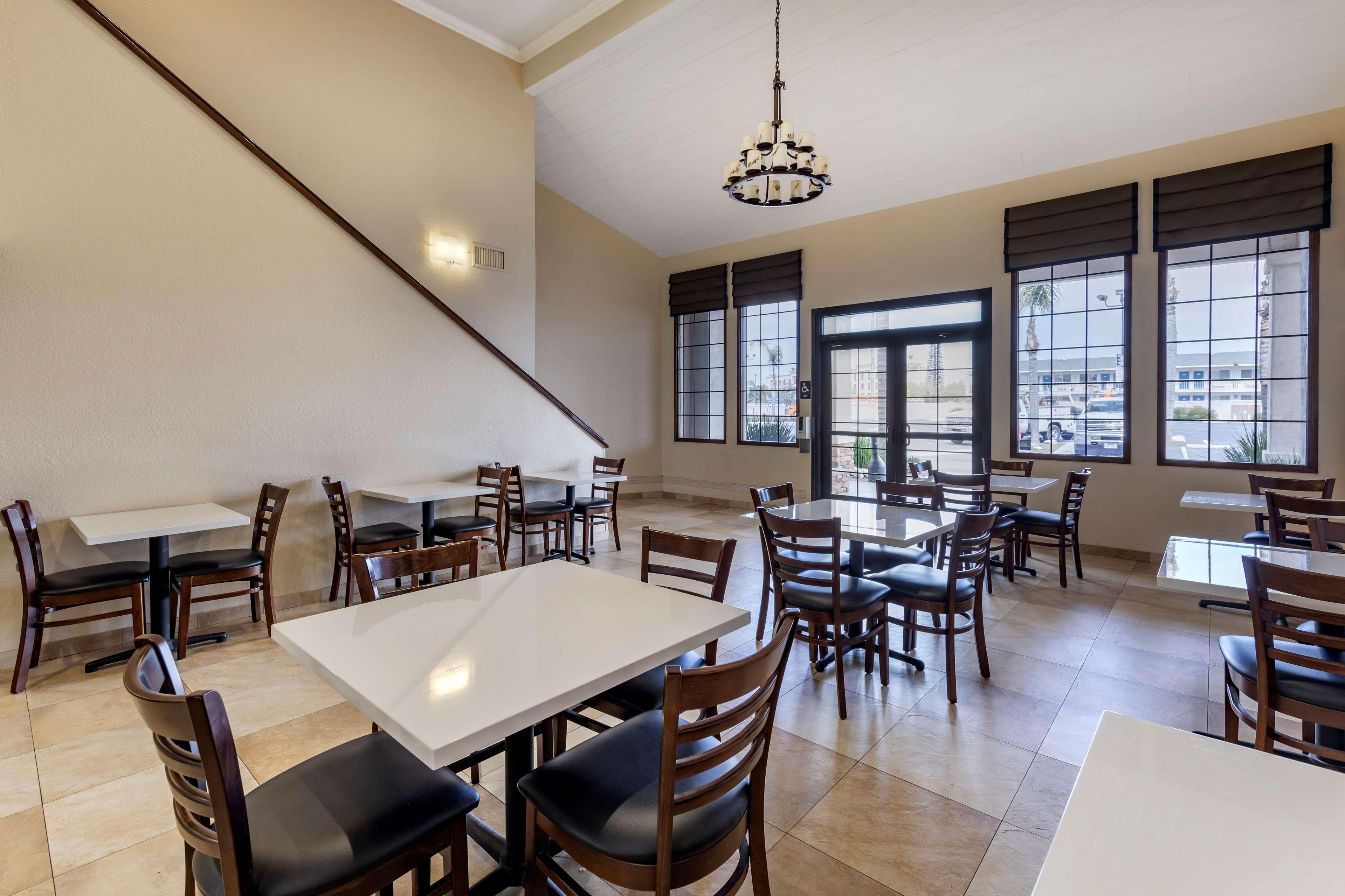 Best Western Town & Country Lodge Tulare Eksteriør bilde