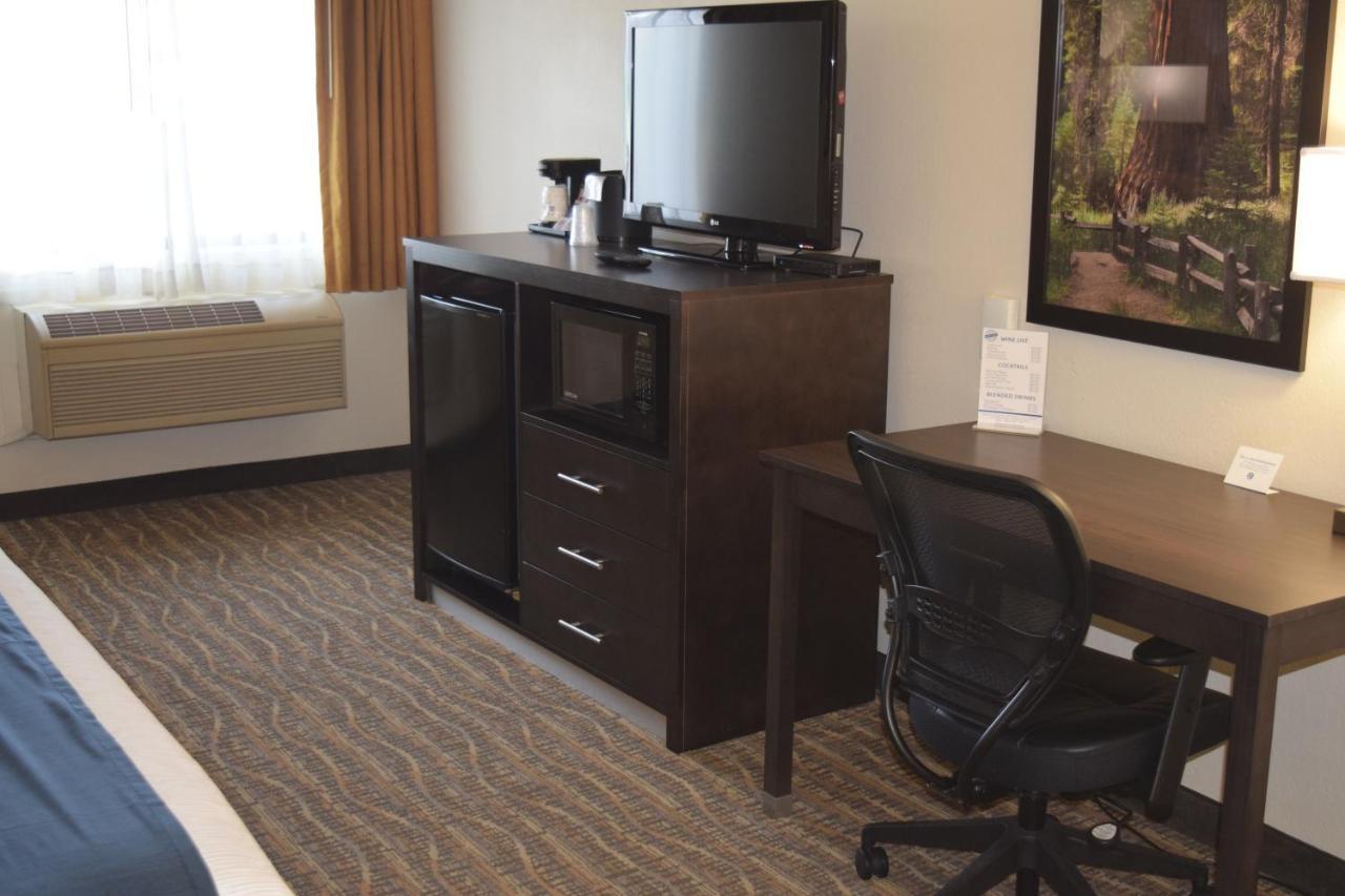 Best Western Town & Country Lodge Tulare Eksteriør bilde